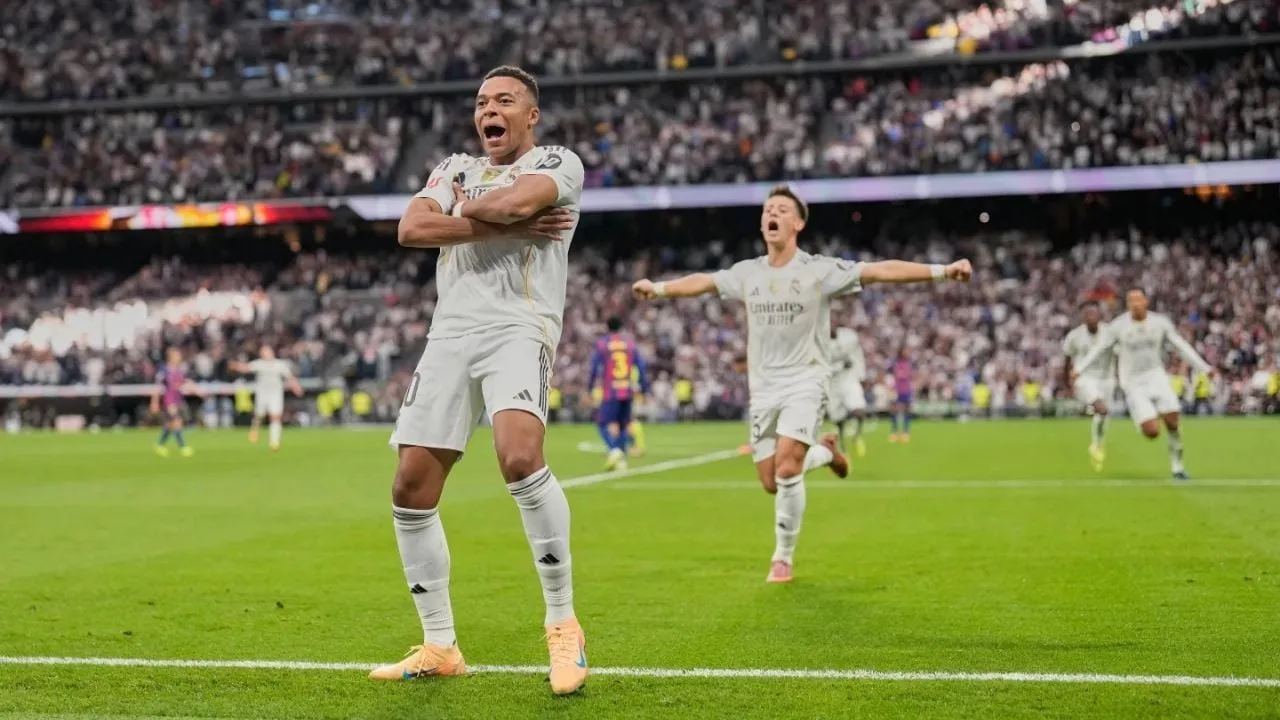 Mbappé y Bellingham anotaron en la victoria del Real Madrid 2-1 ante el Barcelona