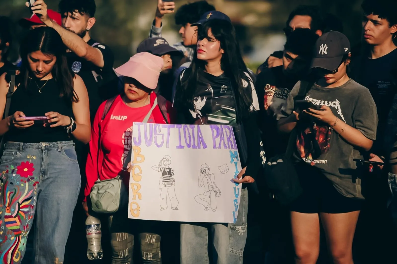Protestan frente al Parque Bicentenario por la muerte de Berenice y Miguel en el Axe Ceremonia (Video)