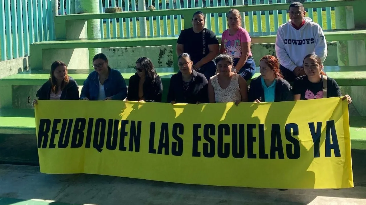 Piden garantías para marcha de padres de familia en Dos Bocas