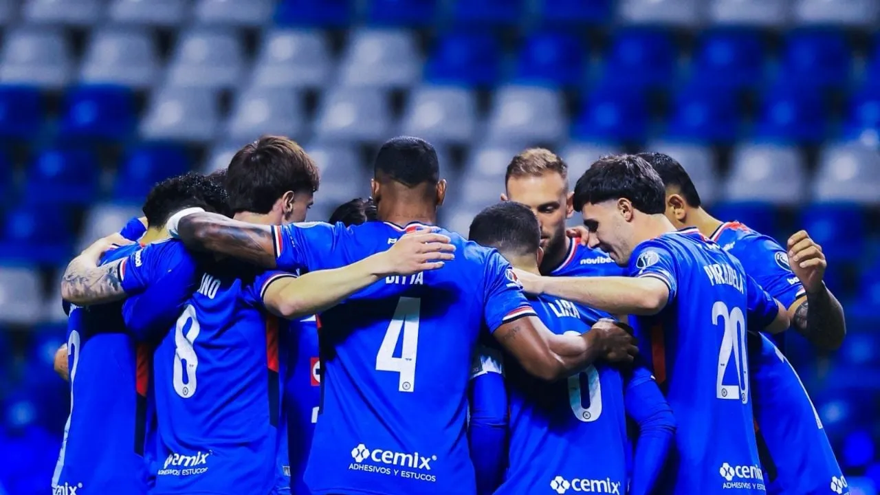 Cruz Azul rescata la victoria en minutos finales ante el Puebla y gana 1-0 (Video)