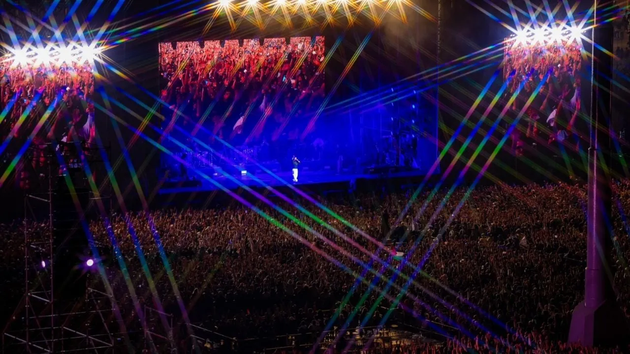 Música y protesta propalestina llenan concierto de Residente en Zócalo de la CDMX