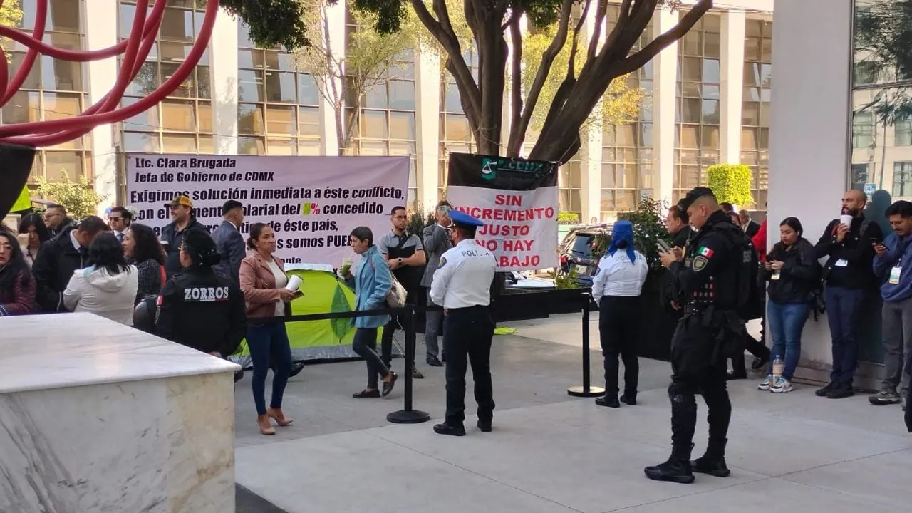 Con paro, trabajadores del TSJCDMX exigen aumento salarial y la no reelección de Rafael Guerra