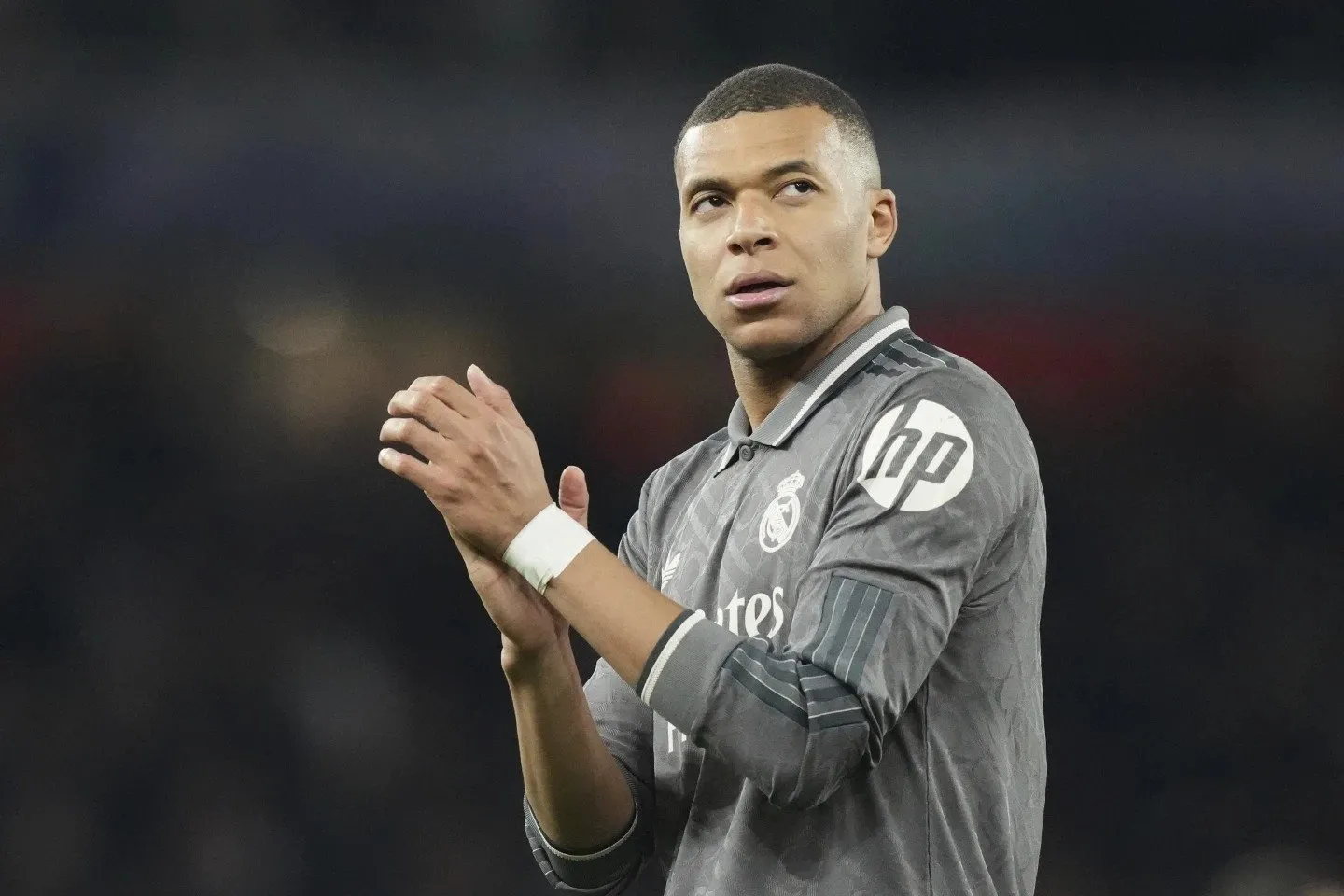 Equipo legal de Mbappé asegura que embargó 55 millones de euros de las cuentas del PSG