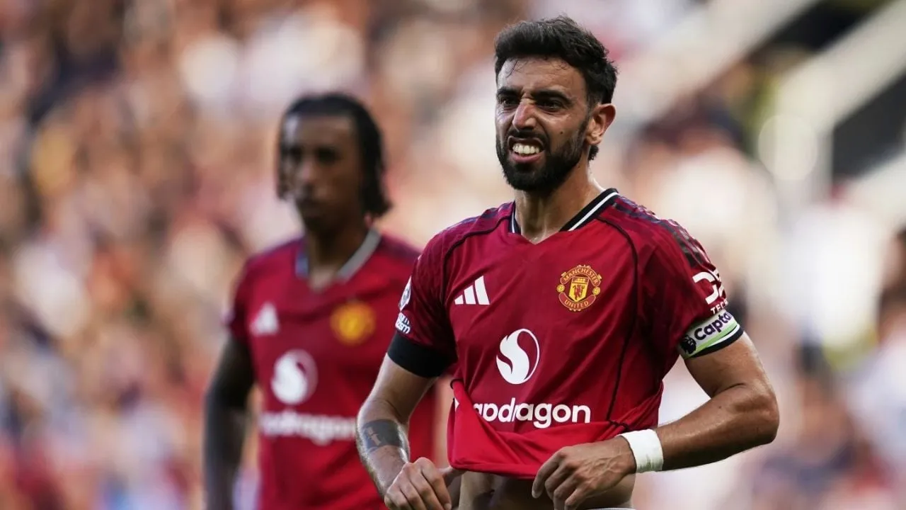 El Manchester United sigue sin ganar en la Premier League tras empatar 1-1 con el Fulham