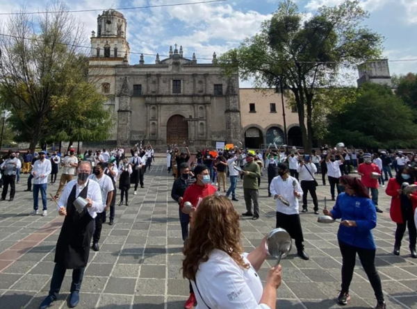 Cacerolazos de restauranteros en la Alcaldía Coyoacán