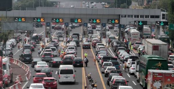 LES VALE ... Carreteras llenas por Semana Santa