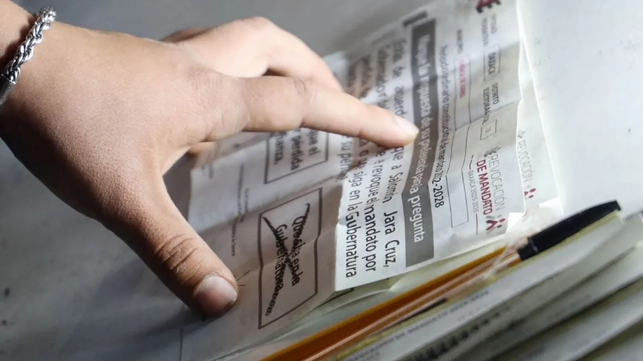 Aventaja a medianoche la continuidad de Salomón Jara en consulta de revocación de mandato en Oaxaca