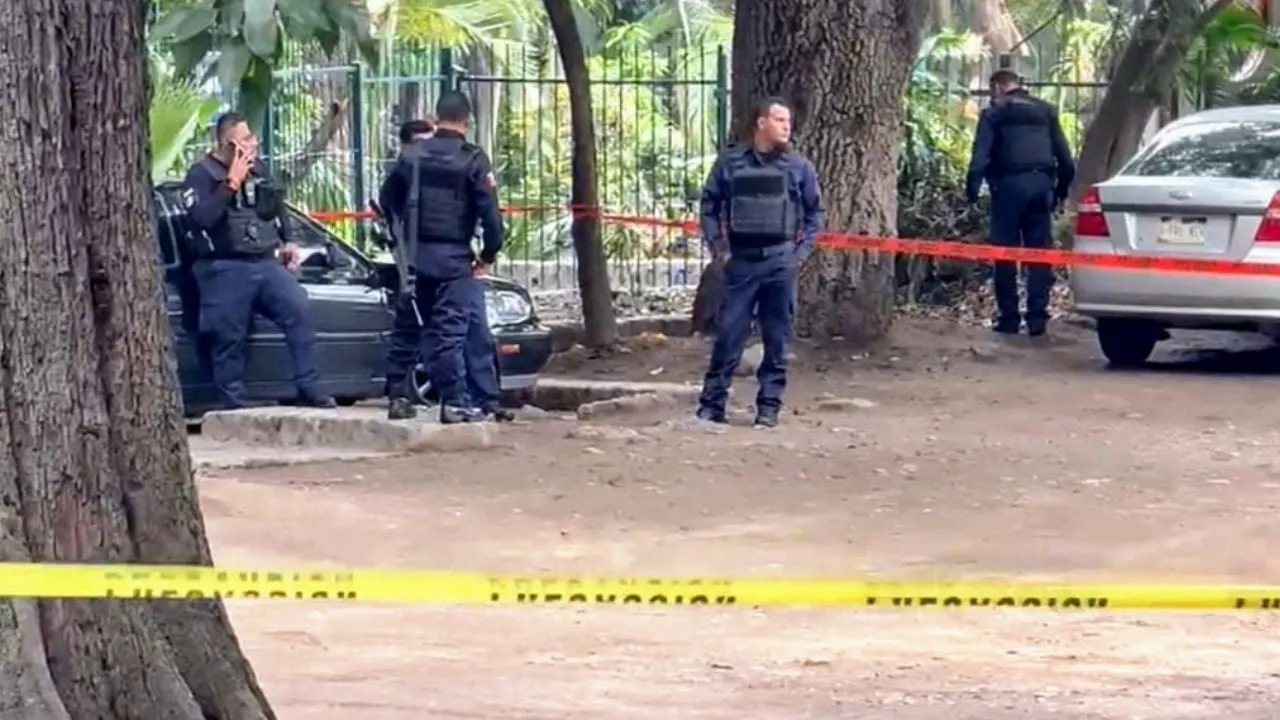 Ejecutan a un hombre al lado de un kínder en Cuernavaca