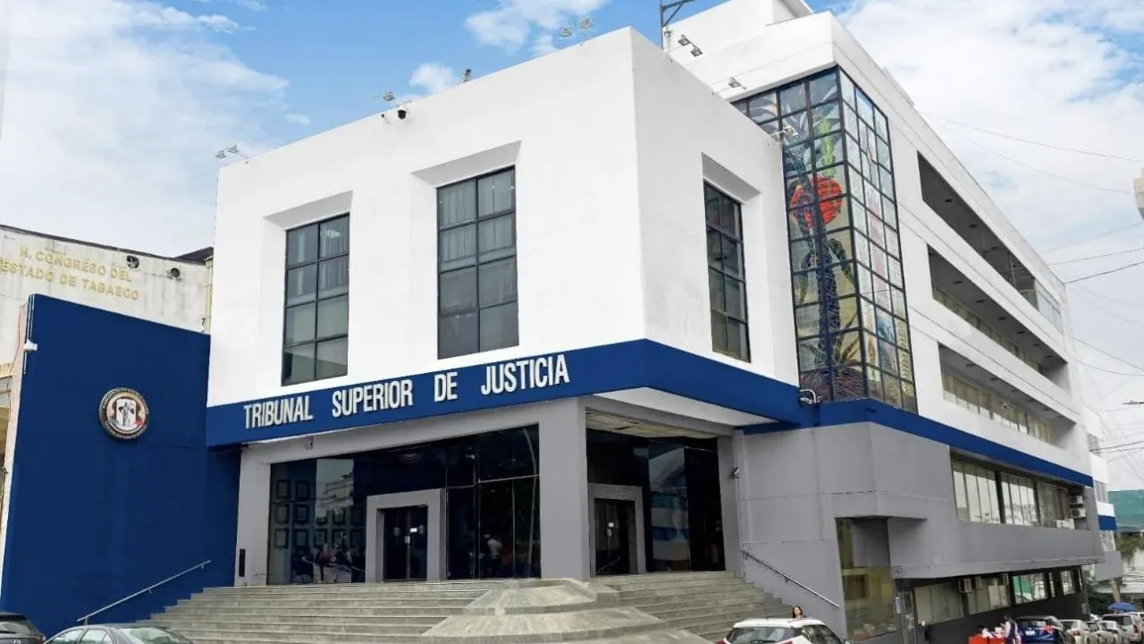 Actuario del Poder Judicial de Tabasco exige dos millones de pesos a médico que lo acusa de fraude