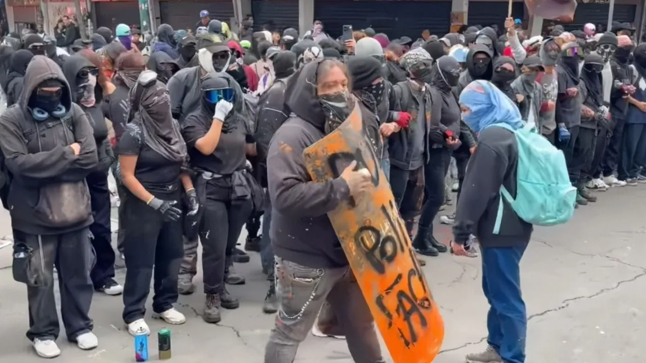 Alcalde de Toluca asume responsabilidad por violencia en la marcha del 2 de octubre