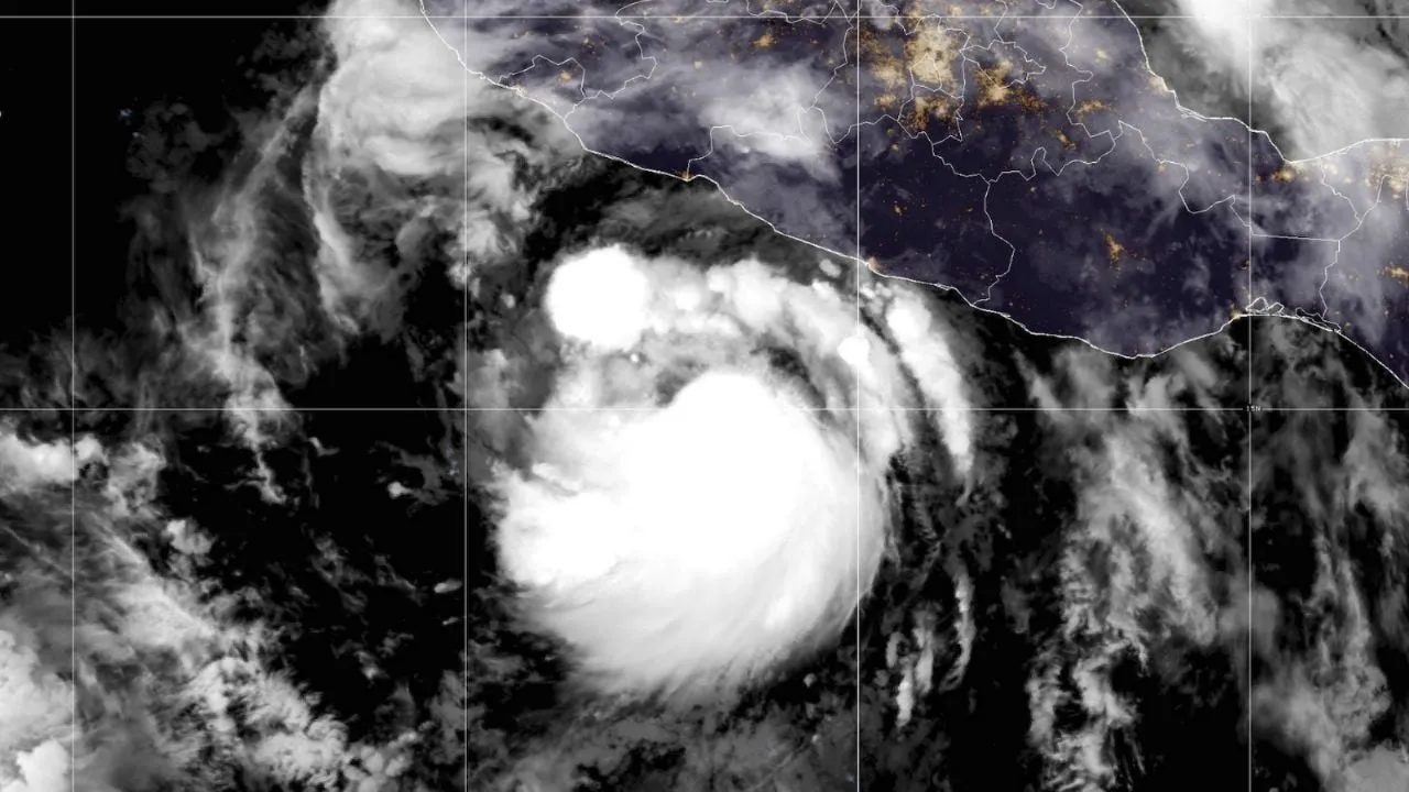 Flossie se fortalece a huracán categoría 1; esta es su trayectoria