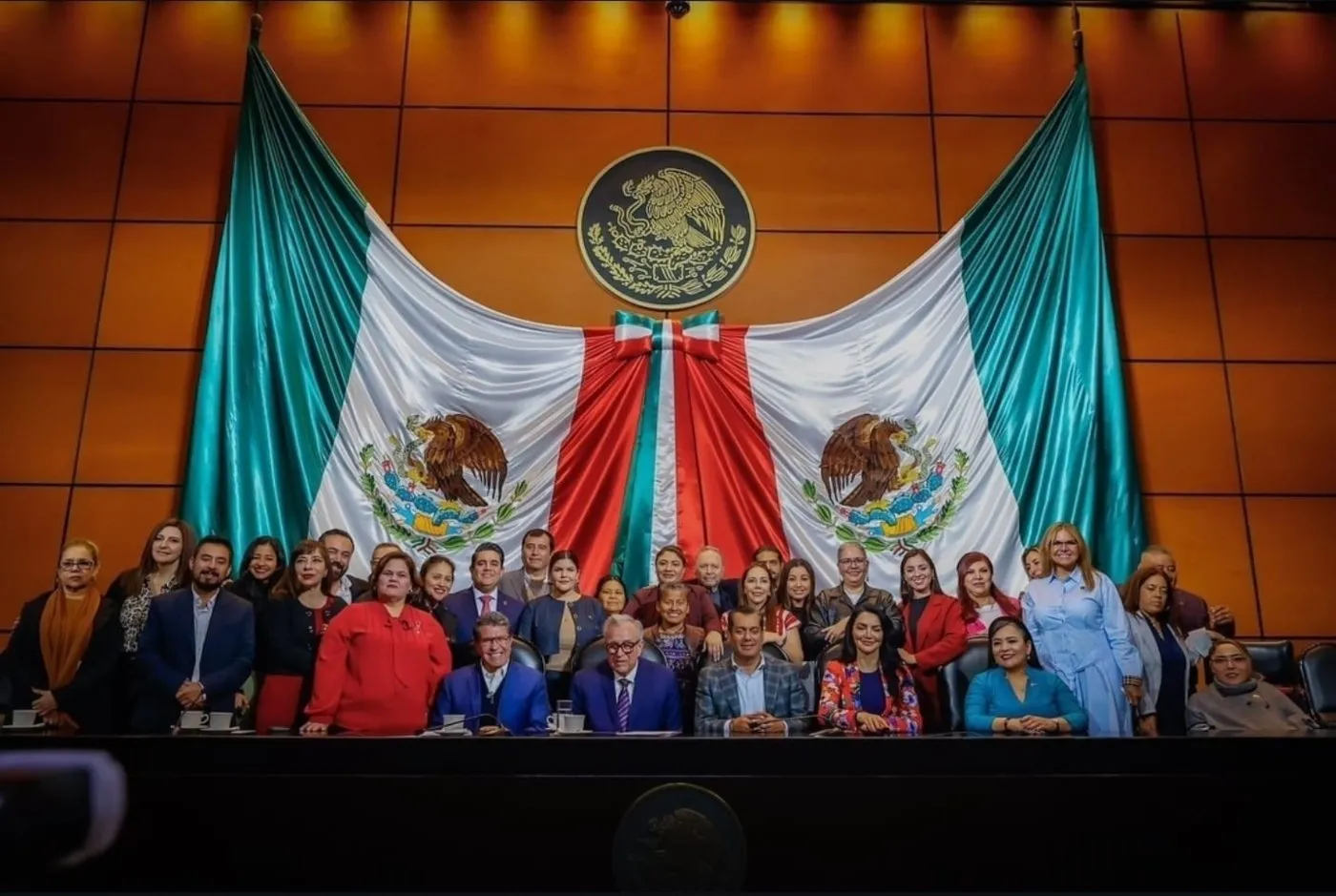 “No estás solo”: Morena arropa a Rocha Moya con el lema usado para defender a AMLO