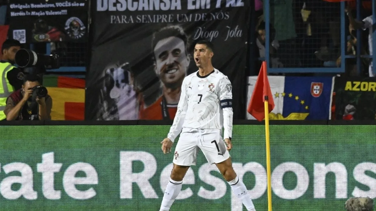 Cristiano Ronaldo marca doblete en el 5-0 de Portugal vs. Armenia y llega a 942 goles