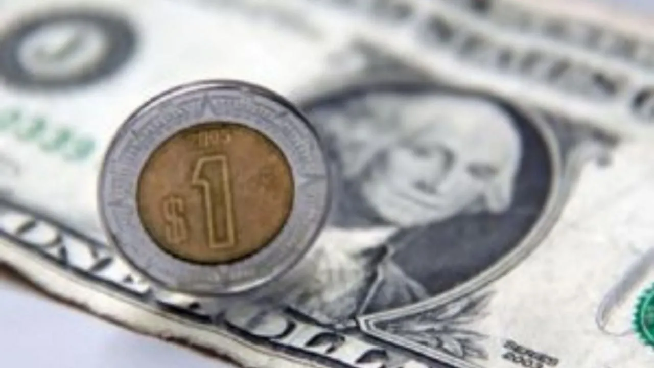Peso pierde frente al dólar tras datos de inflación y empleo en Estados Unidos