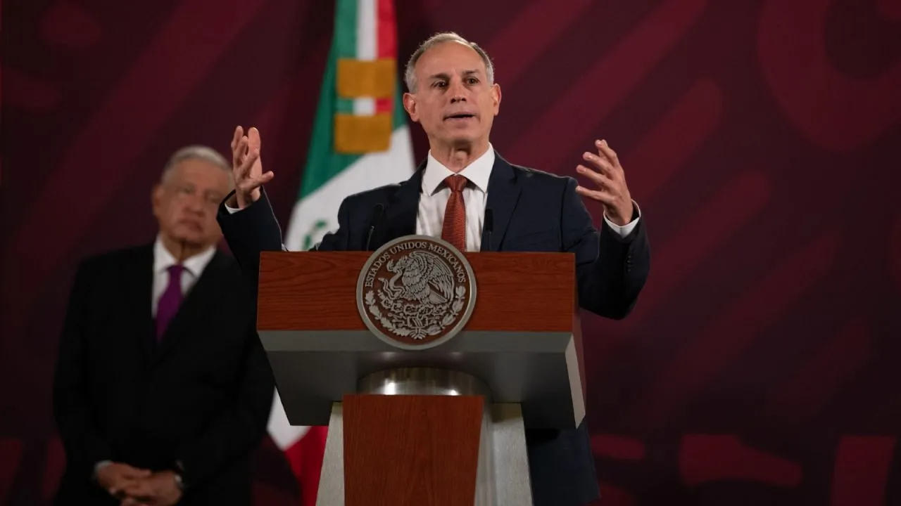 La designación de López-Gatell para la OMS abre la herida de la pandemia en México