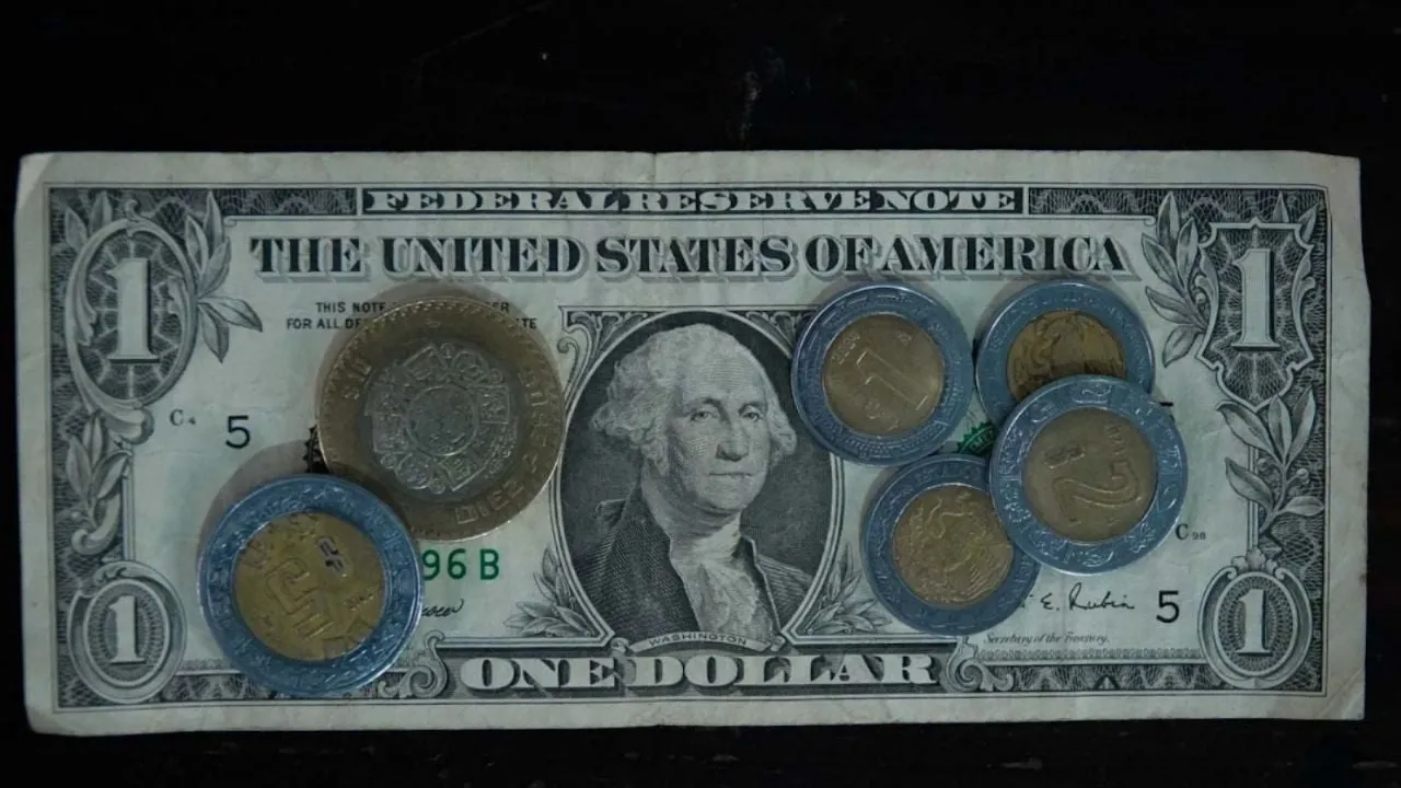 Peso se deprecia ante fortalecimiento del dólar