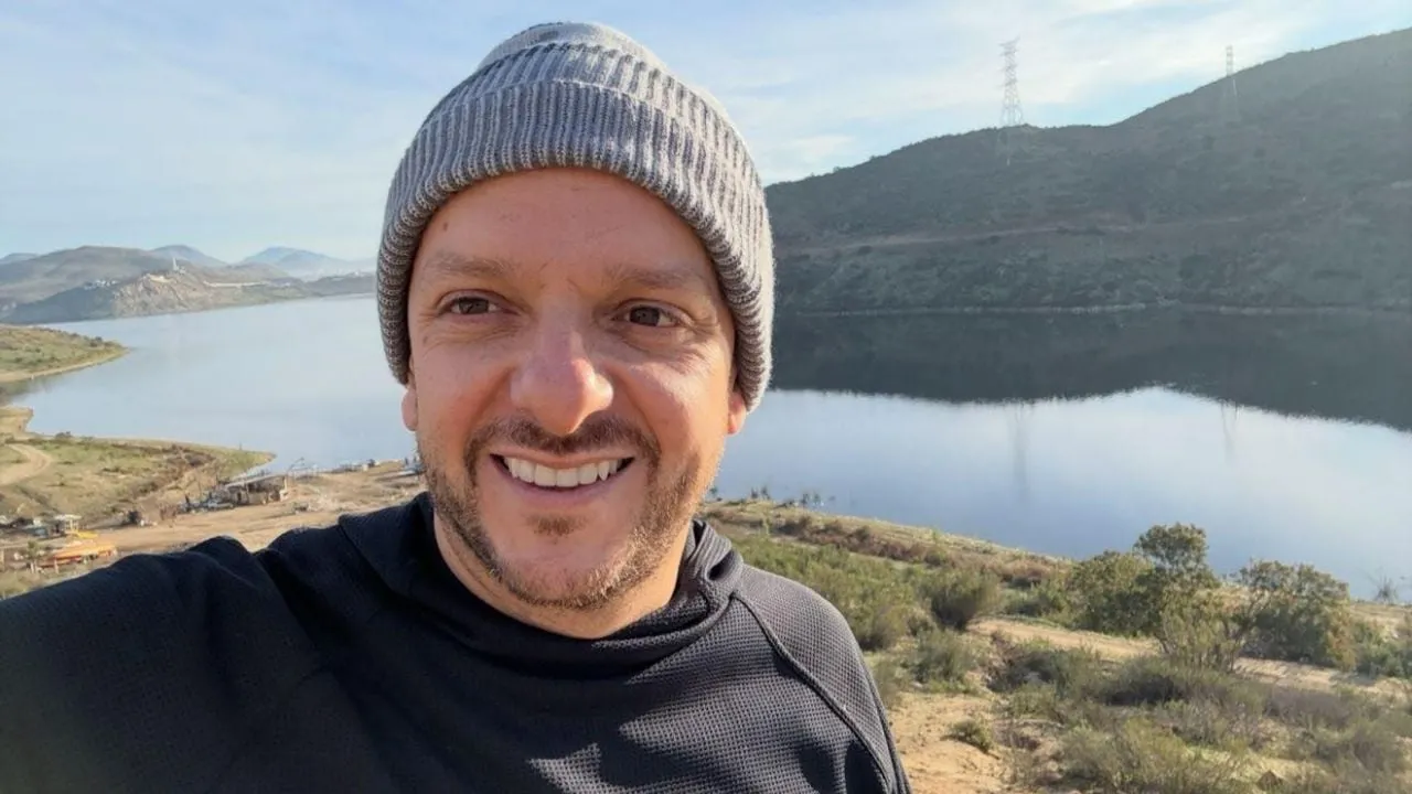 Carlos Torres, exesposo de la gobernadora Marina del Pilar, confirma que lo investiga la FGR