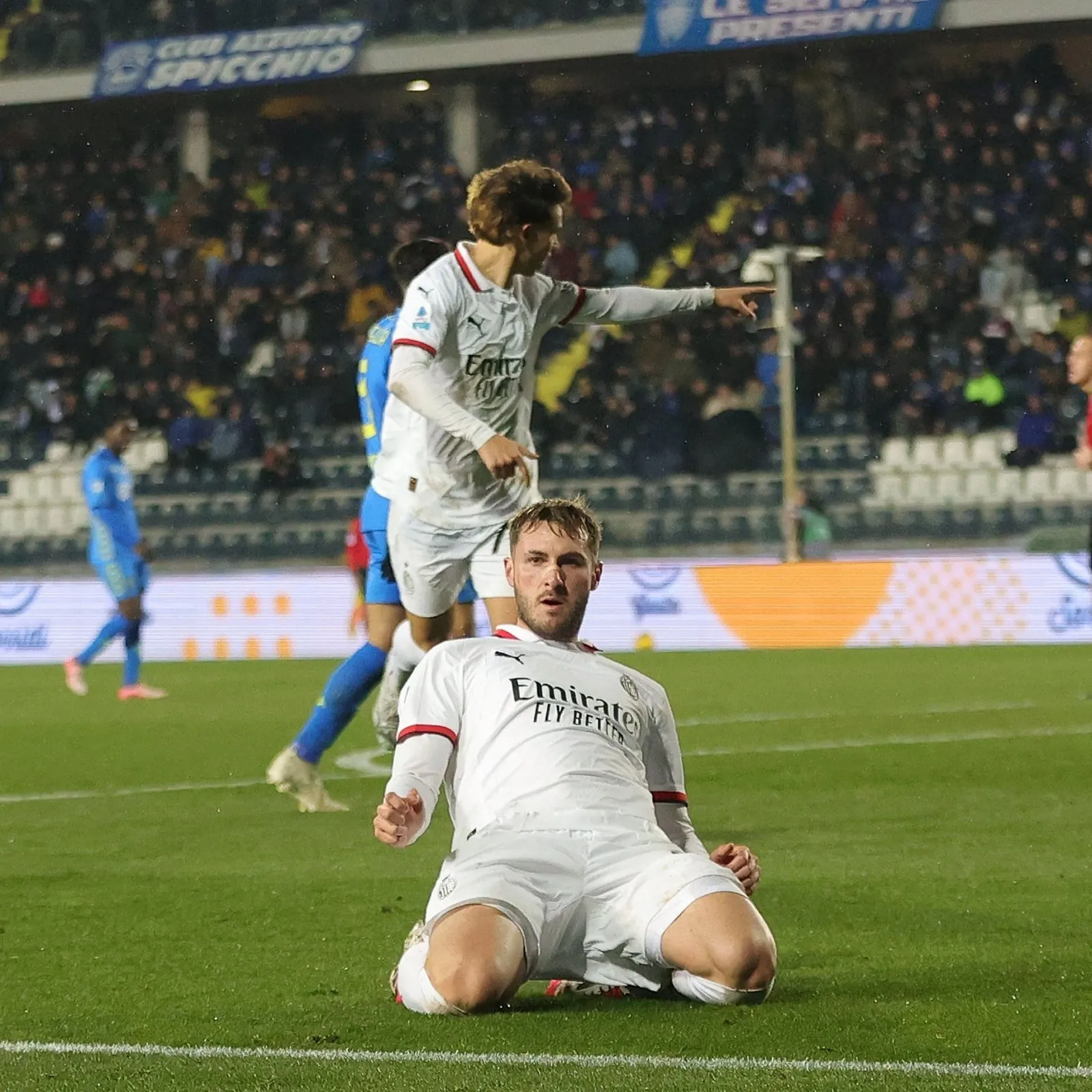 Santiago Giménez anotó su primer gol con el Milán (Video)