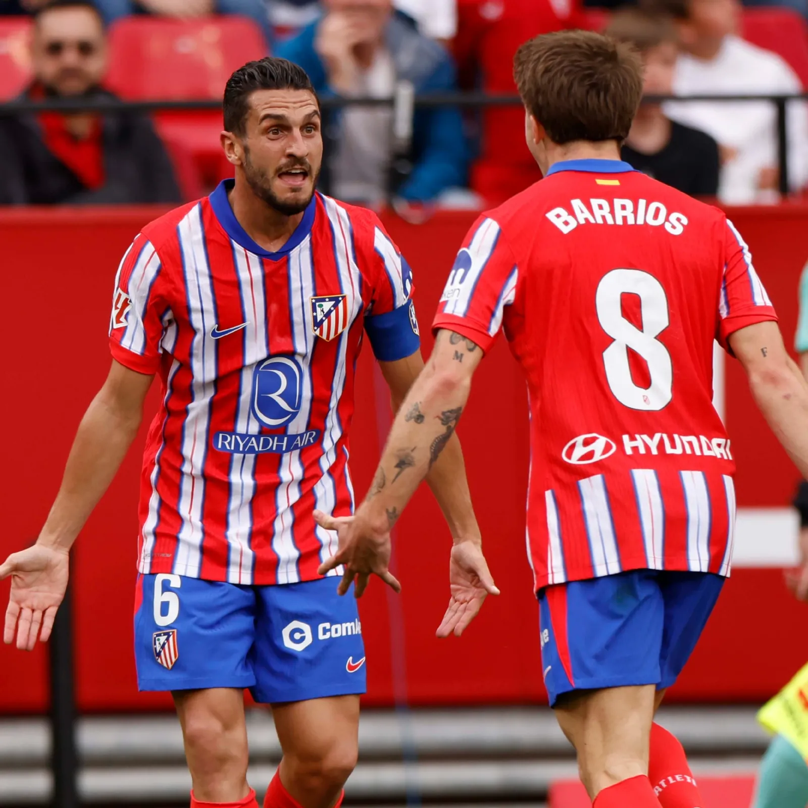 Atlético de Madrid vence 2-1 al Sevilla y recorta distancia con el Real Madrid en la tabla general