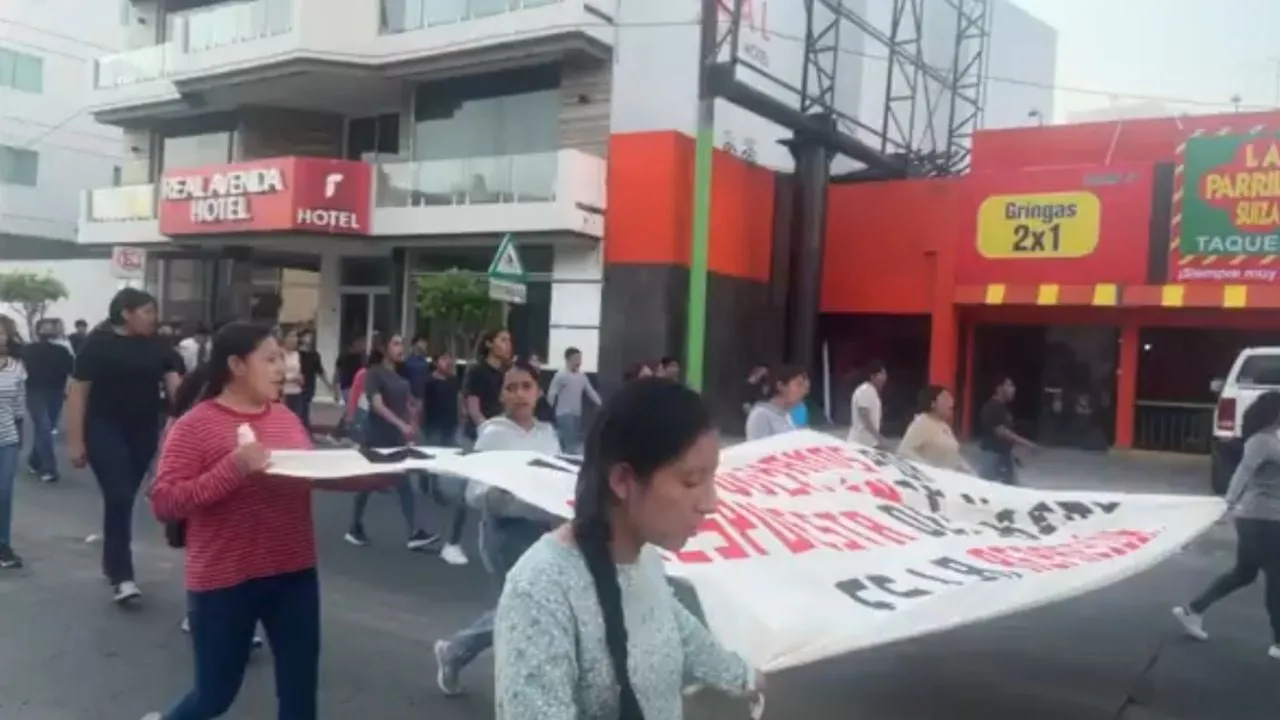 Normalistas acusan a policías de la muerte de un estudiante durante una persecución (Video)
