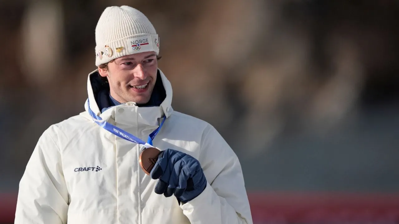 Medallista olímpico confiesa infidelidad durante entrevista de Tv en vivo