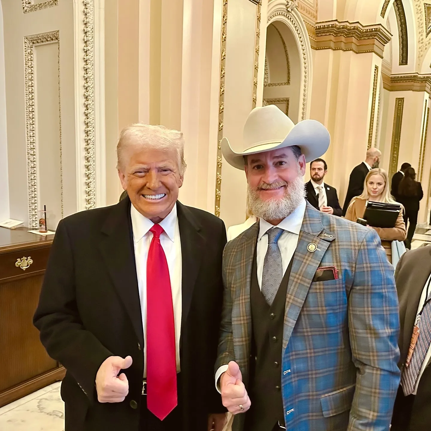 Congresista propone autorizar a Trump a usar “toda la fuerza militar” contra cárteles mexicanos
