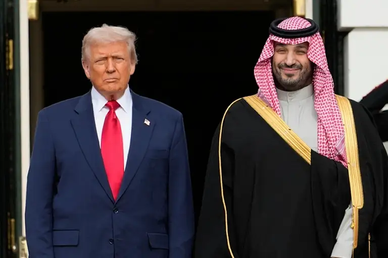 Trump dice que aliados acordaron bases para dar fin a guerra con Irán; EU frenará ataques nuevos