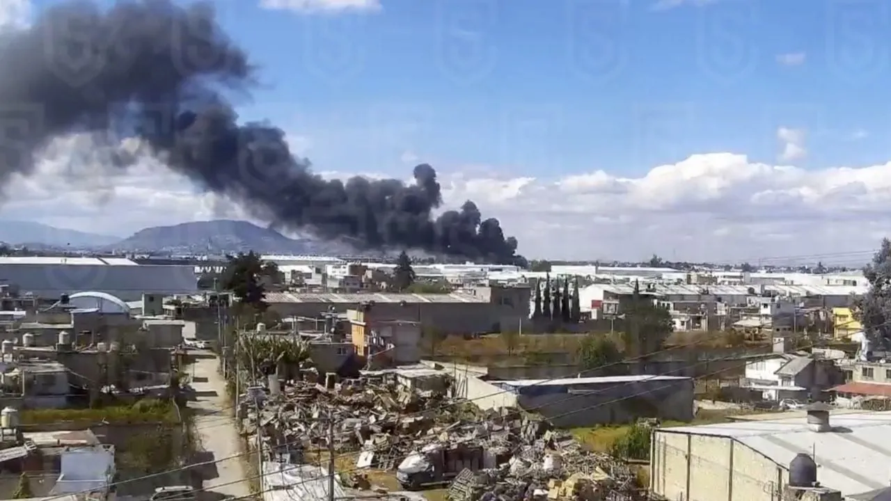 Se desploma e incendia avioneta cerca del aeropuerto de Toluca (Video)