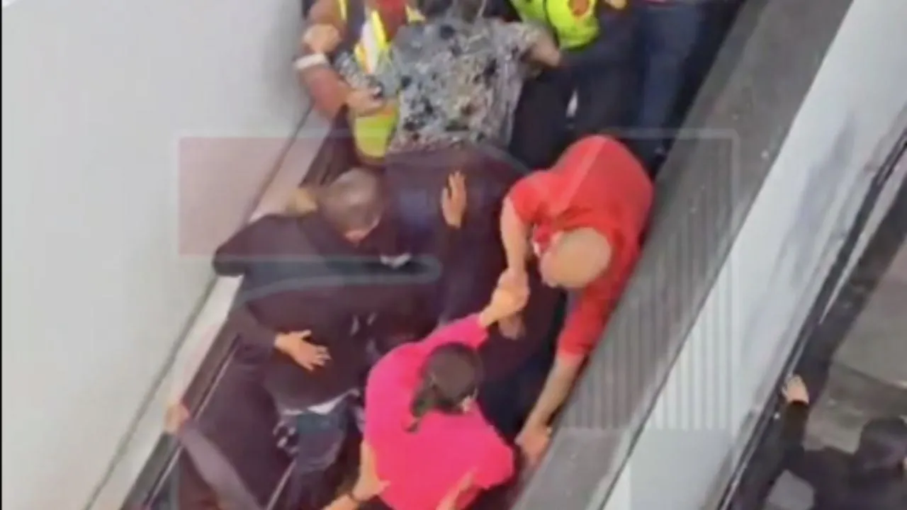 Caída masiva en las escaleras eléctricas de la estación Ciudad Deportiva del Metro; hay 12 heridos