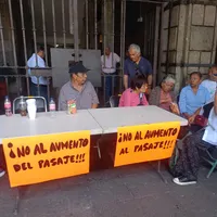 Comerciantes ambulantes exigen espacios para vender en Alameda Central