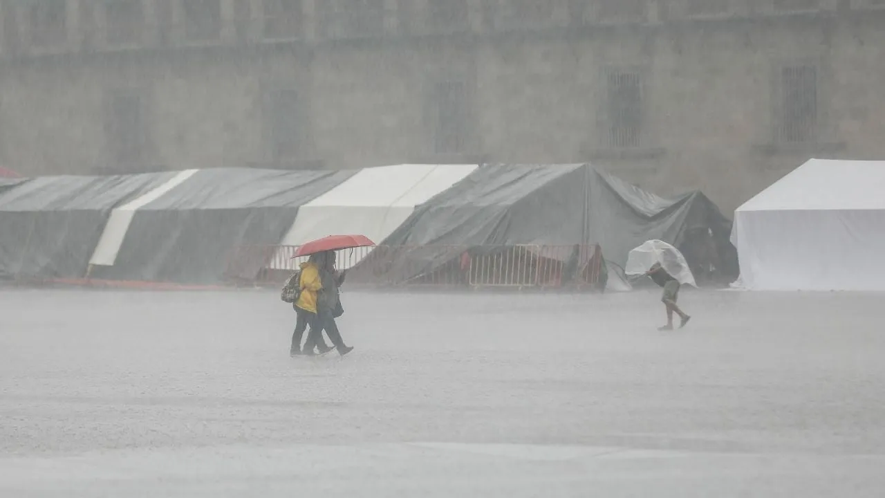 Azotará el huracán Erick este jueves con lluvias intensas y torrenciales a los siguientes estados