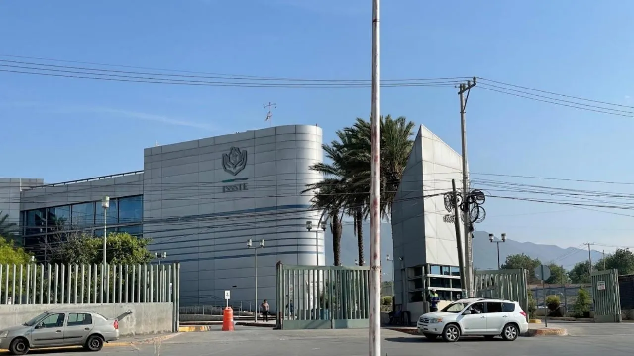 Facturas falsas, estantes vacíos: empresa fantasma causó desabasto en hospitales de Coahuila