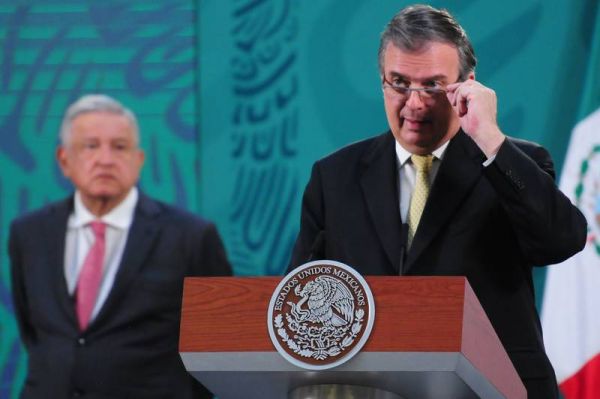 Ebrard irá a EEUU para presionar por más vacunas.