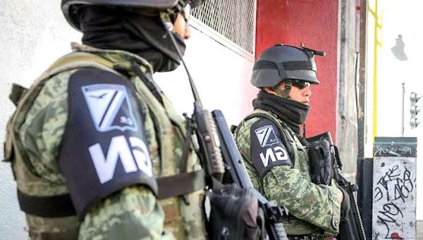 Guardia Nacional decomisa un narcotanque artesanal en Michoacán