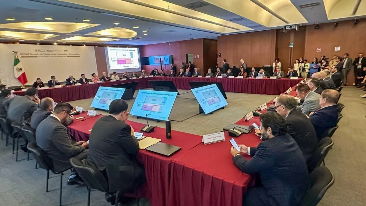 Ante diplomáticos, Brugada presume reducción de 13% en la incidencia delictiva