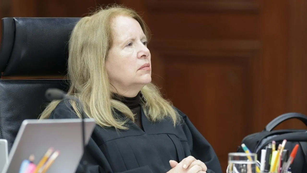 Loretta Ortiz propone avalar la Ley General de Comunicación Social de 2018