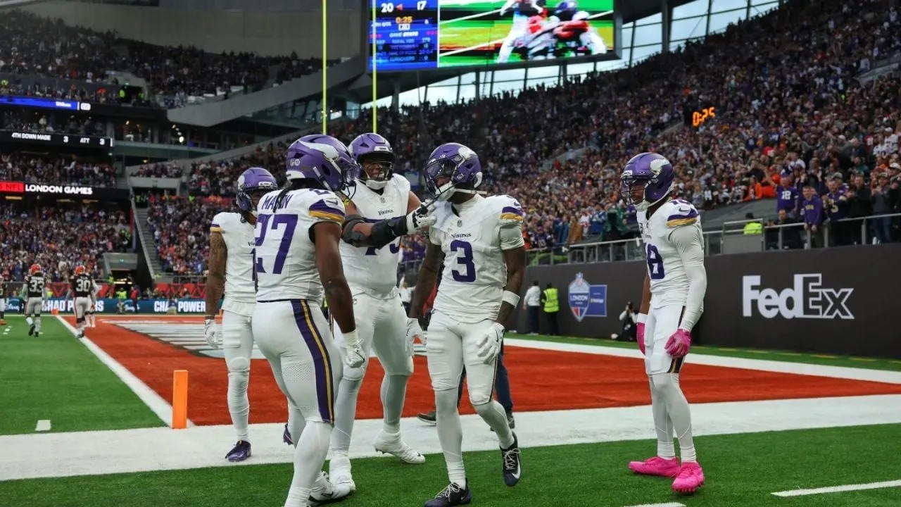 Touchdown tardío de Jordan Addison da a los Vikings la victoria por 21-17 v.s los Browns