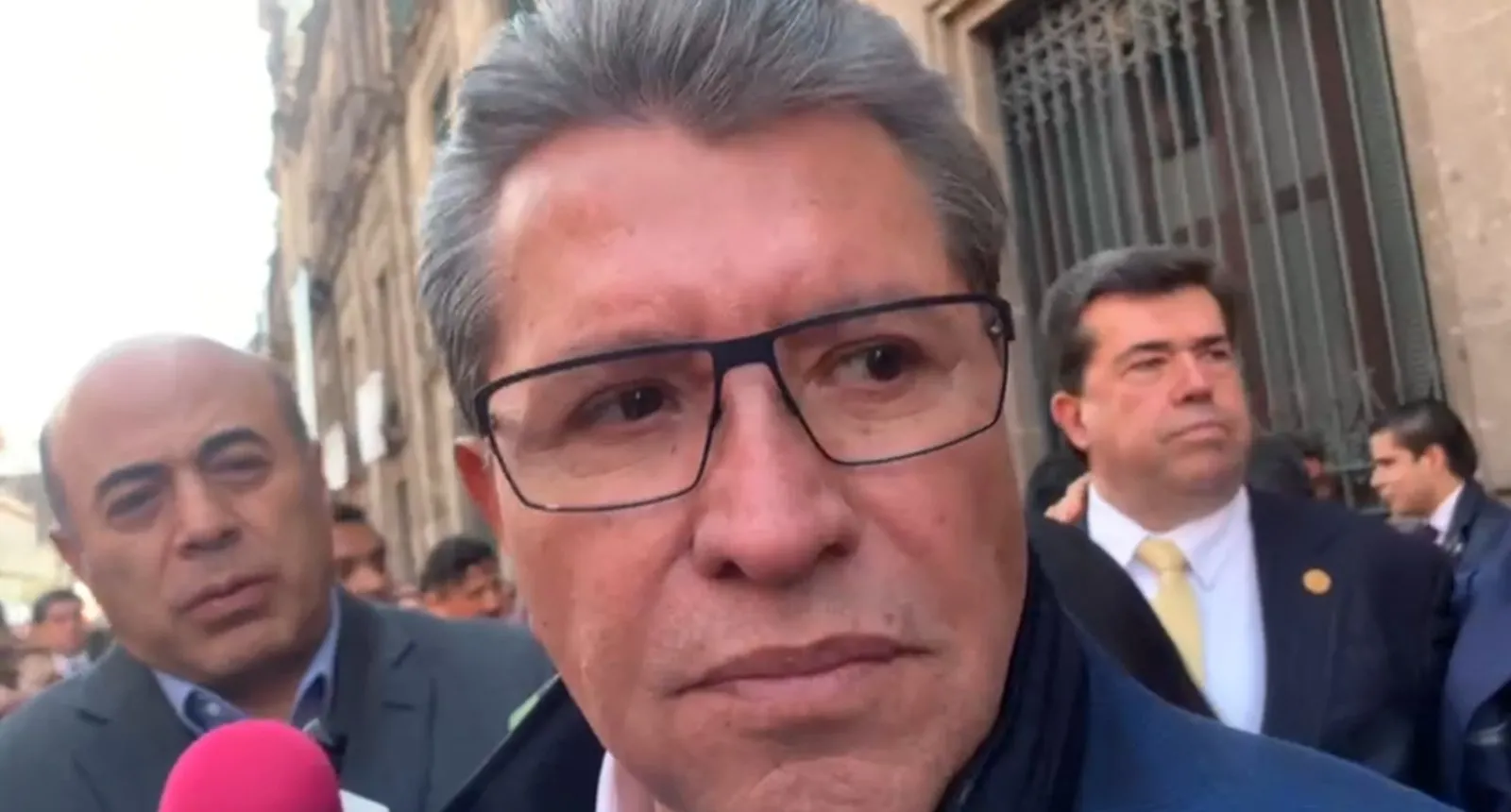 “Para emergencias”, “un aventón”: Monreal y Pedro Haces justifican viajes en helicóptero (Videos)