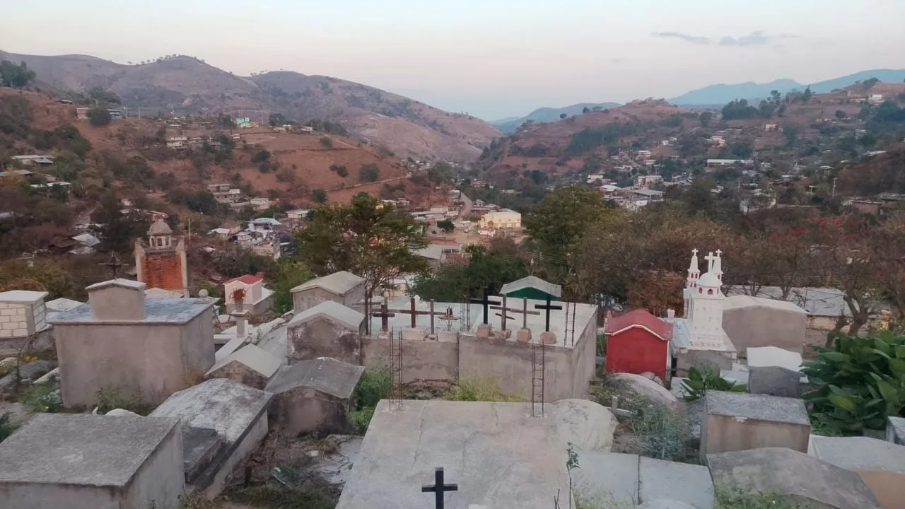Habitantes de Huitzapula, Guerrero, denuncian ataques con armas de alto poder y bombas