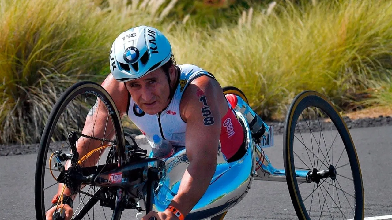 El excampeón de automovilismo y paralímpico Alex Zanardi murió a los 59 años