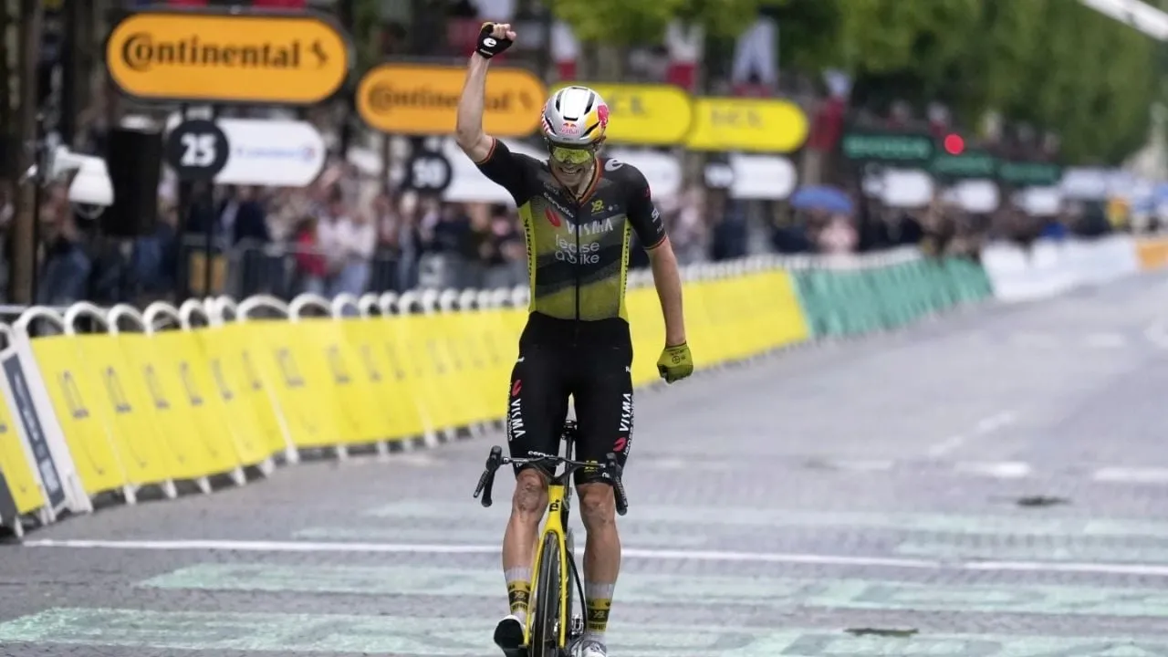 El ciclista esloveno Tadej Pogacar gana el Tour de Francia por cuarta vez