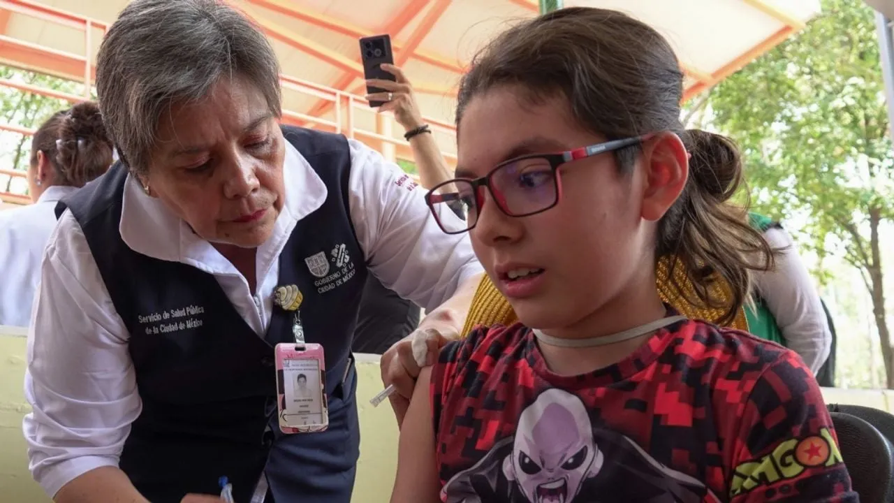 Sarampión: SSA ofrece orientación telefónica para ubicar dónde vacunarse en CDMX