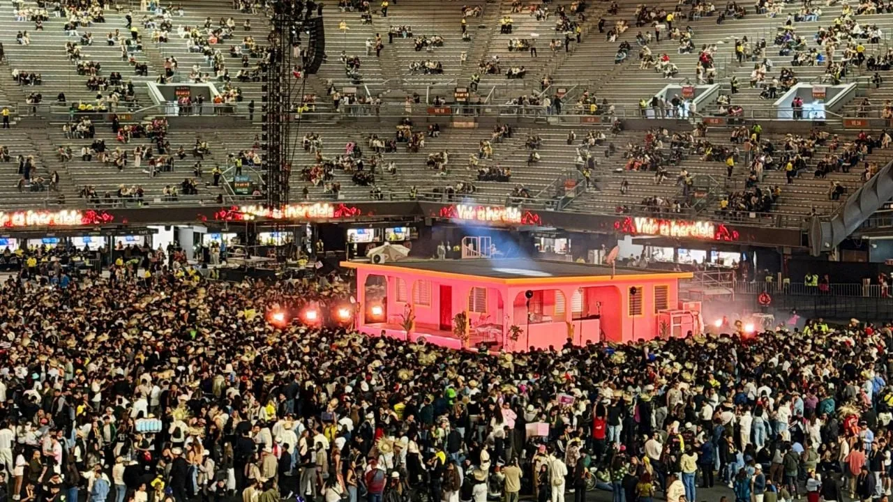 Entre la polémica de “La casita” y el comercio ambulante, la primera de ocho fechas de Bad Bunny