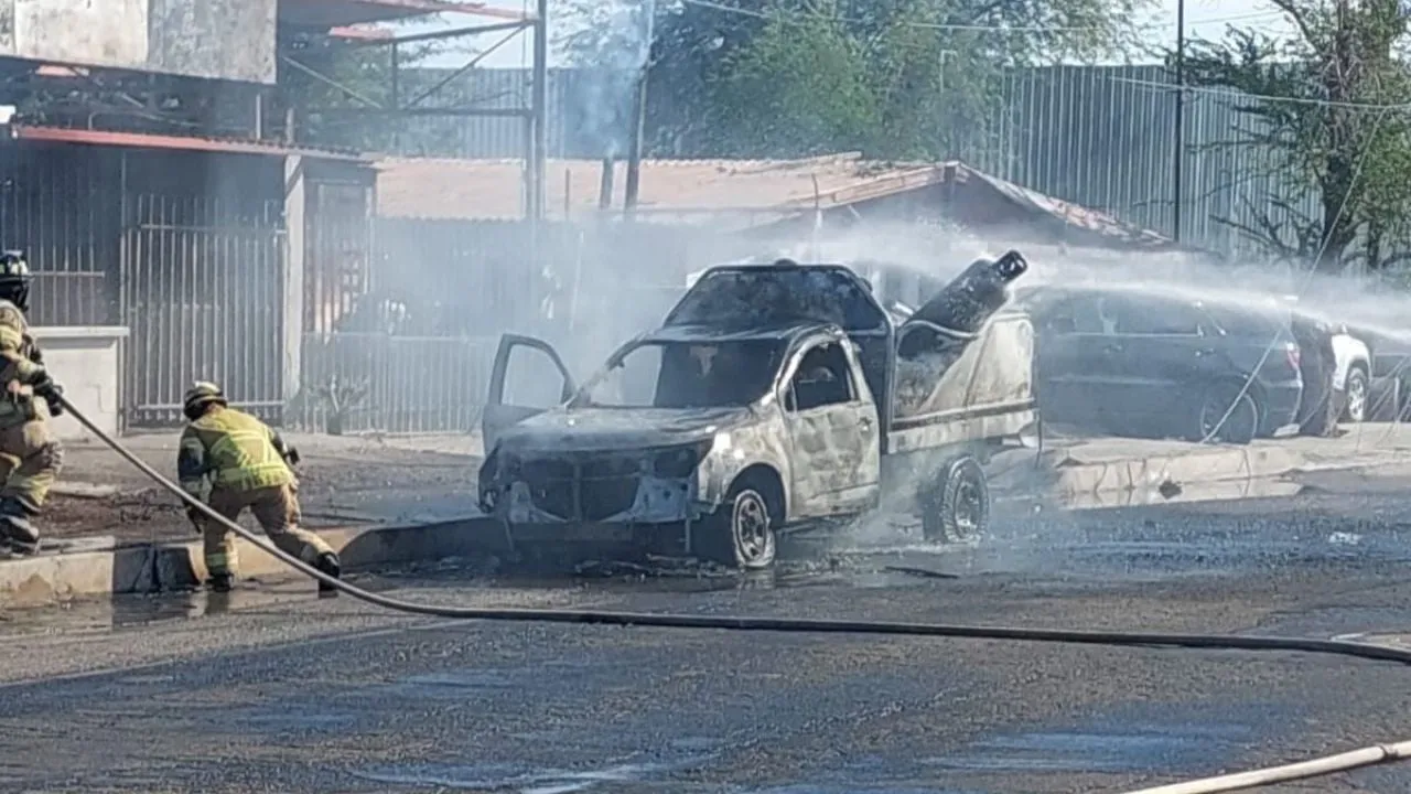 Explota vehículo repartidor de gas LP de Silza en la vía pública de Mexicali (Video)