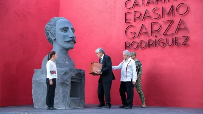 Le gritan “dictador” a AMLO... y esto respondió Beatriz Gutiérrez Müller (Video)