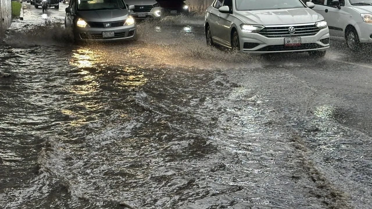 Lluvias fuertes este miércoles en casi todo el país; alertan por encharcamientos e inundaciones