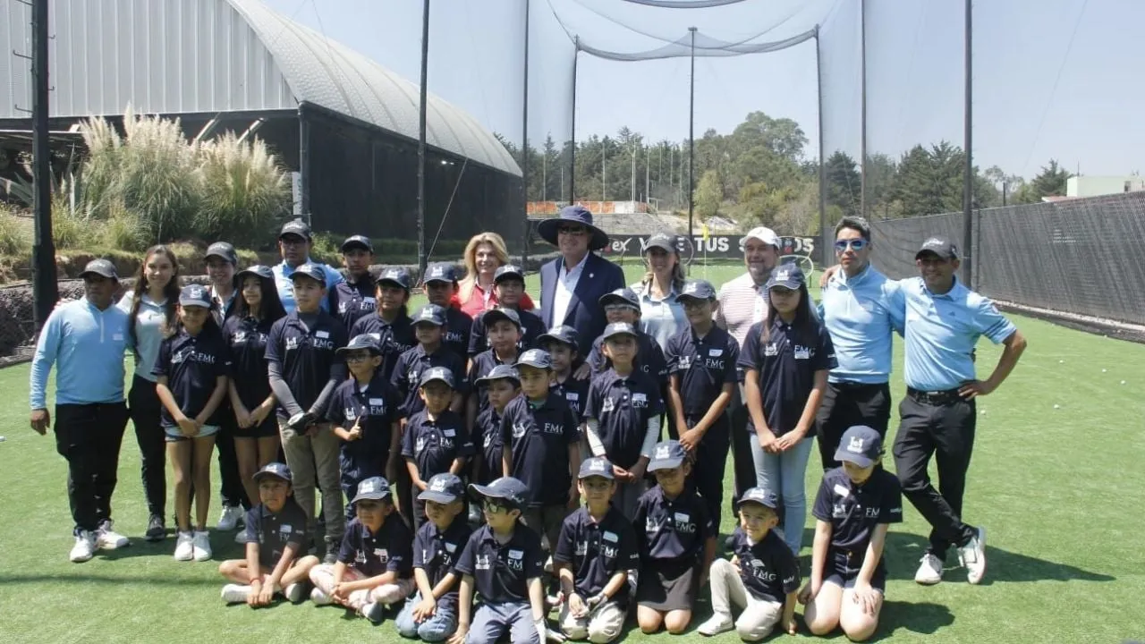 Golf para todos: abren escuelas públicas para niños de escasos recursos