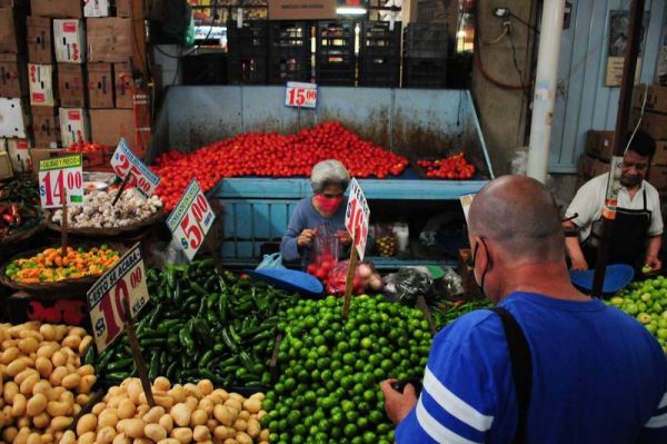 Inflación suma tres meses fuera del rango objetivo del Banxico