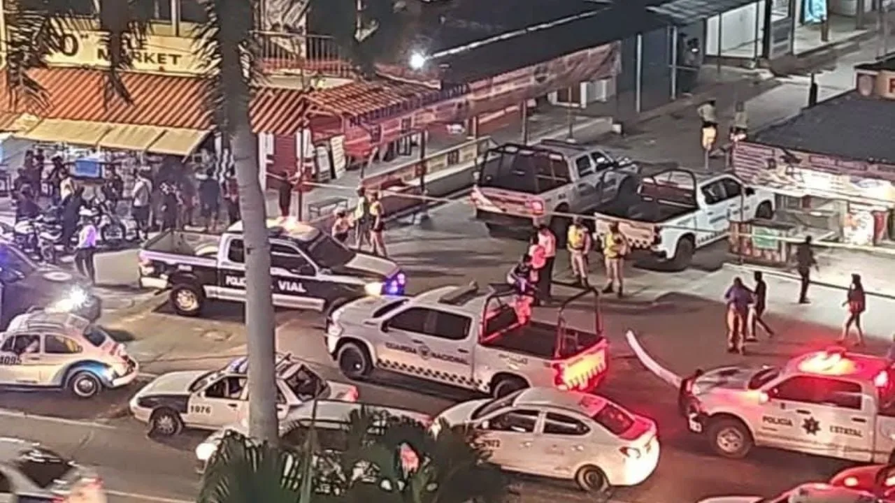 Frente a turistas, asesinan a dos hombres cerca de la Costera Miguel Alemán en Acapulco