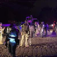 Suman 12 detenidos en operativo contra